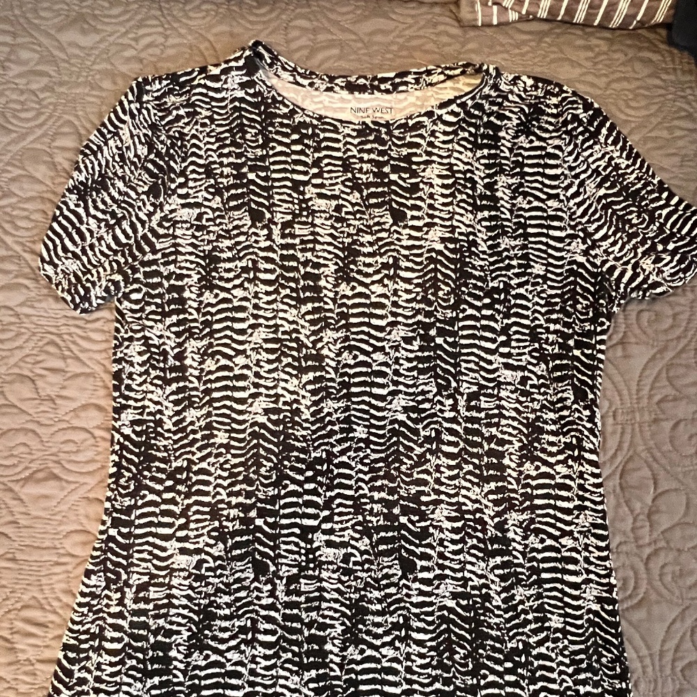Nine West women’s soft spun blouse size small